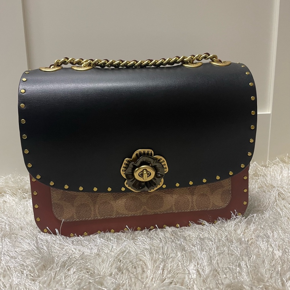 Coach Madison Signature Shoulder Bag